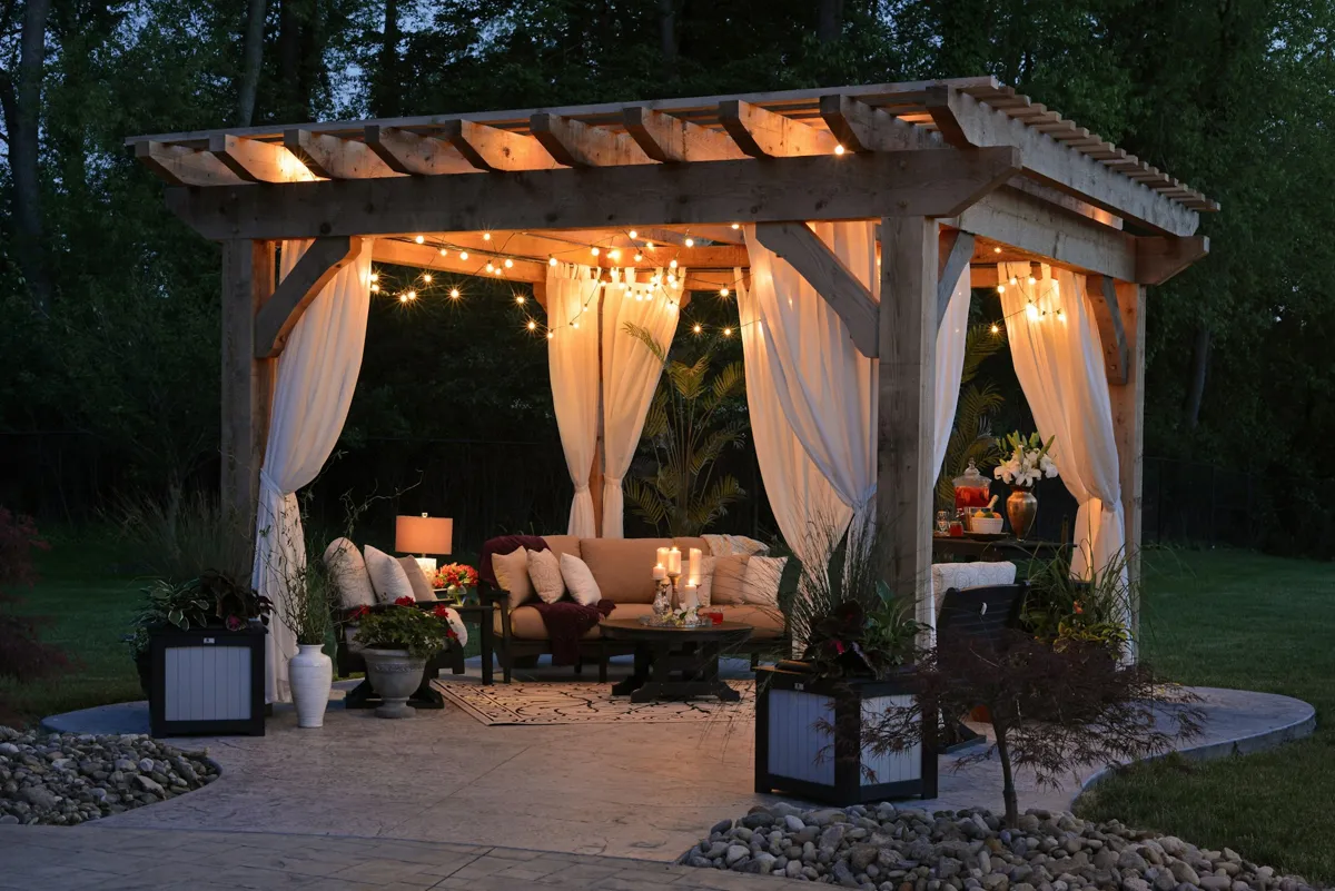 Bygga pergola med tak – vad du bör tänka på